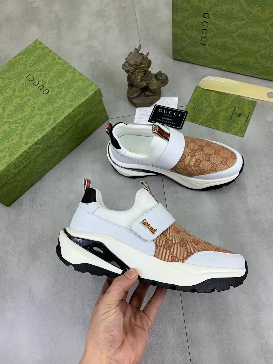 Men's Men's Shoes P440 💰[New Style] 🆘 The latest model from Gucci's official website🎁Classic casual and fashionable men's shoes👟Hot style💥The style is simple and elegant, exclusive for trendy men. Unique official website latest brand elements👑Gucci original decoration, fashionable and generous, the fabric is made of original soft calfskin➕Comfortable soft sheepskin lining ✅The official website specifies wear-resistant foam outsole_full of elasticity, classic model taken in real life🎬Color: 3️⃣colors available😍Number: 38-44
